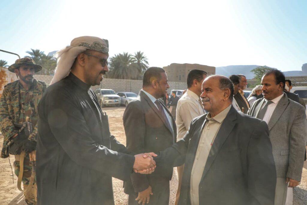 محافظ حضرموت يفتتح مقر مجلس حضرموت الوطني بمدينة سيئون محافظ حضرموت يفتتح مقر مجلس حضرموت الوطني بمدينة سيئون