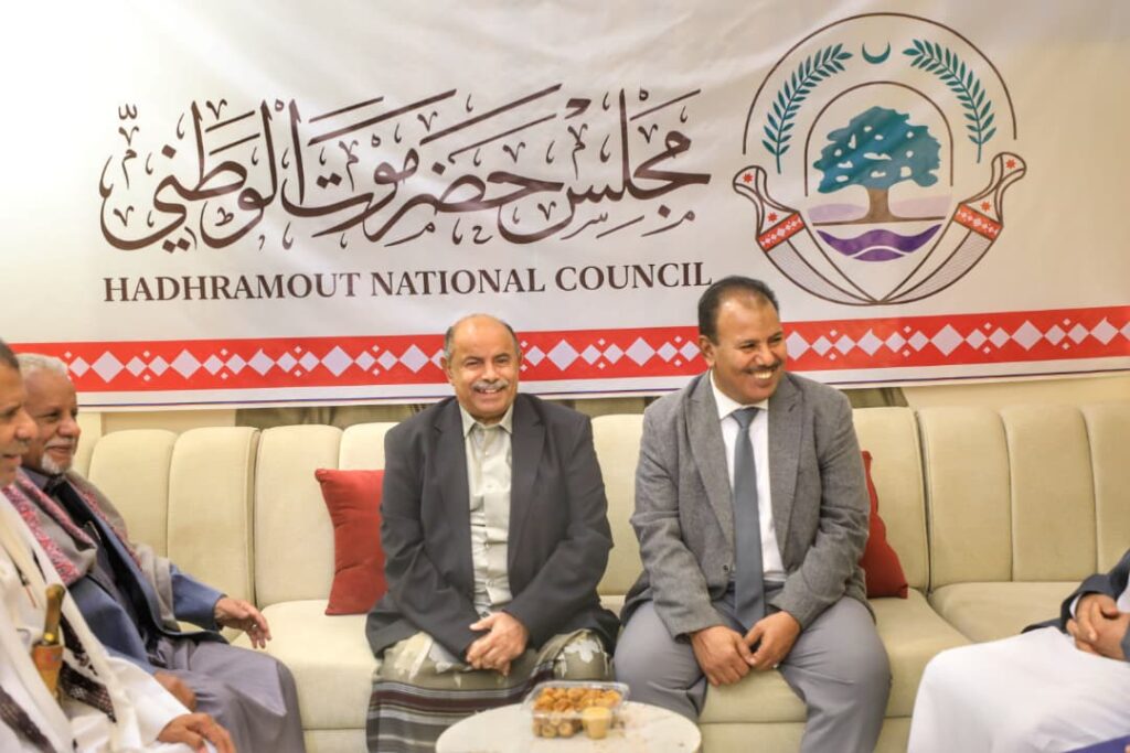 محافظ حضرموت يفتتح مقر مجلس حضرموت الوطني بمدينة سيئون محافظ حضرموت يفتتح مقر مجلس حضرموت الوطني بمدينة سيئون