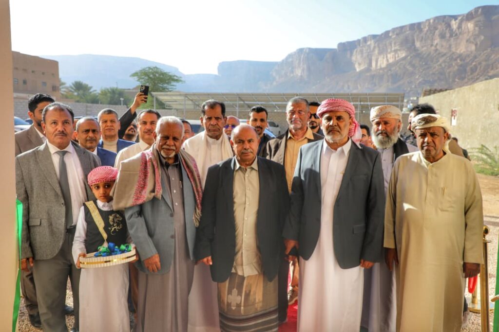 محافظ حضرموت يفتتح مقر مجلس حضرموت الوطني بمدينة سيئون محافظ حضرموت يفتتح مقر مجلس حضرموت الوطني بمدينة سيئون