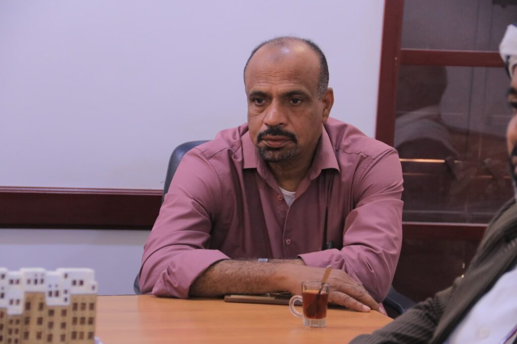 اجتماع استثنائي للمكتب التنفيذي بمديرية شبام لبحث وتطبيع الحياة وتعزيز الخدمات ودعم جهود الأمن والاستقرار بالمديرية اجتماع استثنائي للمكتب التنفيذي بمديرية شبام لبحث وتطبيع الحياة وتعزيز الخدمات ودعم جهود الأمن والاستقرار بالمديرية