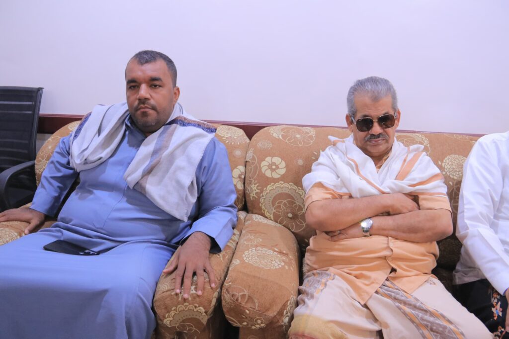 اجتماع استثنائي للمكتب التنفيذي بمديرية شبام لبحث وتطبيع الحياة وتعزيز الخدمات ودعم جهود الأمن والاستقرار بالمديرية اجتماع استثنائي للمكتب التنفيذي بمديرية شبام لبحث وتطبيع الحياة وتعزيز الخدمات ودعم جهود الأمن والاستقرار بالمديرية