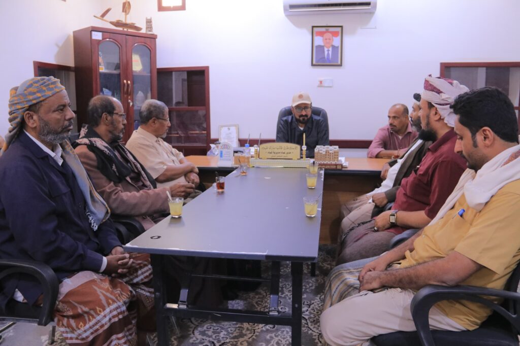 اجتماع استثنائي للمكتب التنفيذي بمديرية شبام لبحث وتطبيع الحياة وتعزيز الخدمات ودعم جهود الأمن والاستقرار بالمديرية اجتماع استثنائي للمكتب التنفيذي بمديرية شبام لبحث وتطبيع الحياة وتعزيز الخدمات ودعم جهود الأمن والاستقرار بالمديرية