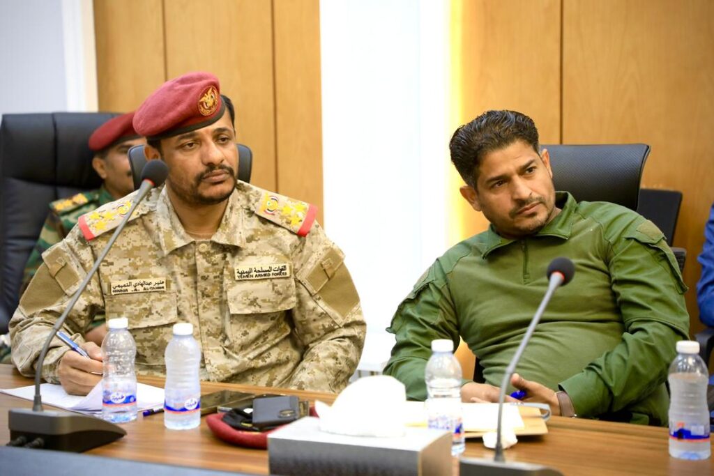 محافظ حضرموت يناقش الأوضاع العسكرية والأمنية ويشيد بجهود تطبيع الحياة بالمحافظة محافظ حضرموت يناقش الأوضاع العسكرية والأمنية ويشيد بجهود تطبيع الحياة بالمحافظة