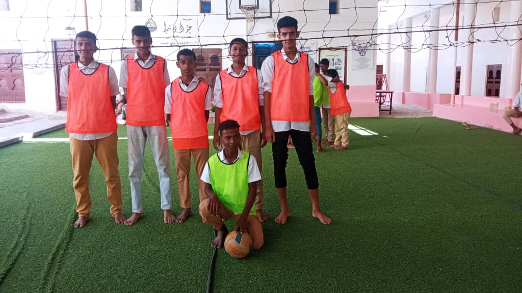 مدرسة بن سميط بشبام تدشن نشاطها الرياضي في الكرة الطائرة واليد مدرسة بن سميط بشبام تدشن نشاطها الرياضي في الكرة الطائرة واليد