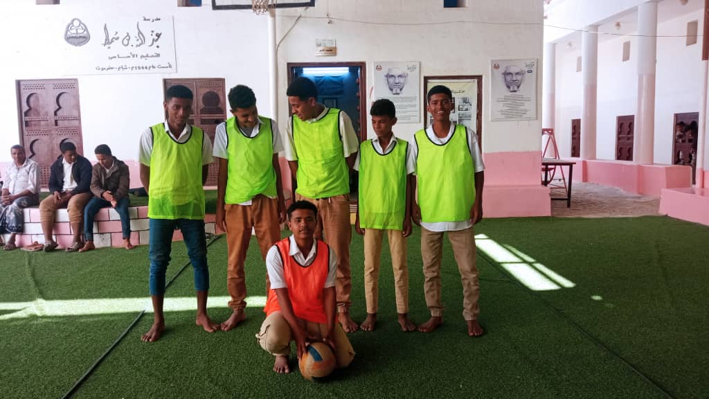 مدرسة بن سميط بشبام تدشن نشاطها الرياضي في الكرة الطائرة واليد مدرسة بن سميط بشبام تدشن نشاطها الرياضي في الكرة الطائرة واليد