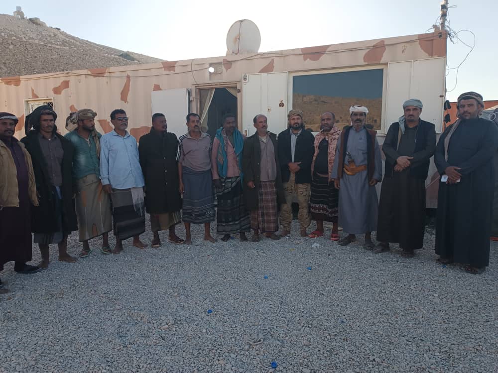 برئاسة عضو الهيئة العليا للمرجعية الشيخ يحيى باصمد .. وساطة قبلية تنجح في إطلاق سراح 120 محجتزاً لدى قوات الطوارئ فى معسكر الأدواس برئاسة عضو الهيئة العليا للمرجعية الشيخ يحيى باصمد .. وساطة قبلية تنجح في إطلاق سراح 120 محجتزاً لدى قوات الطوارئ فى معسكر الأدواس