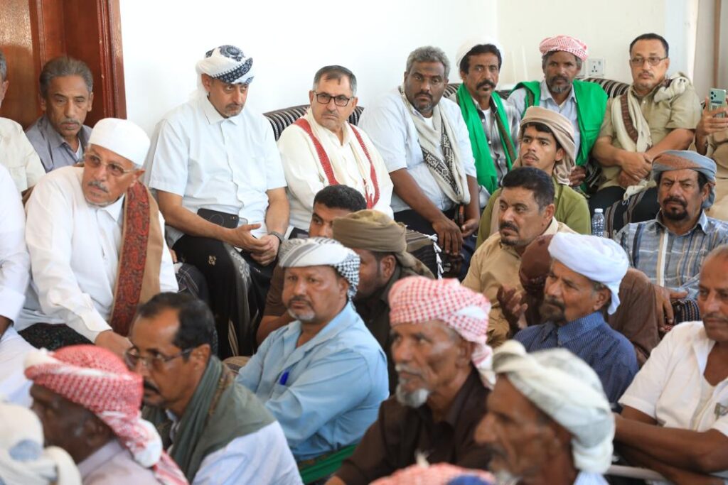 محافظ حضرموت يلتقي وفدا من المناصب والمقادِمة من مختلف قبائل حضرموت ويؤكد أهمية التكاتف للحفاظ على استقرار المحافظة محافظ حضرموت يلتقي وفدا من المناصب والمقادِمة من مختلف قبائل حضرموت ويؤكد أهمية التكاتف للحفاظ على استقرار المحافظة