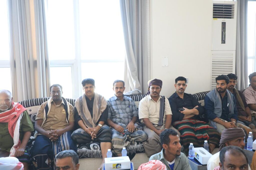 محافظ حضرموت يلتقي وفدا من المناصب والمقادِمة من مختلف قبائل حضرموت ويؤكد أهمية التكاتف للحفاظ على استقرار المحافظة محافظ حضرموت يلتقي وفدا من المناصب والمقادِمة من مختلف قبائل حضرموت ويؤكد أهمية التكاتف للحفاظ على استقرار المحافظة