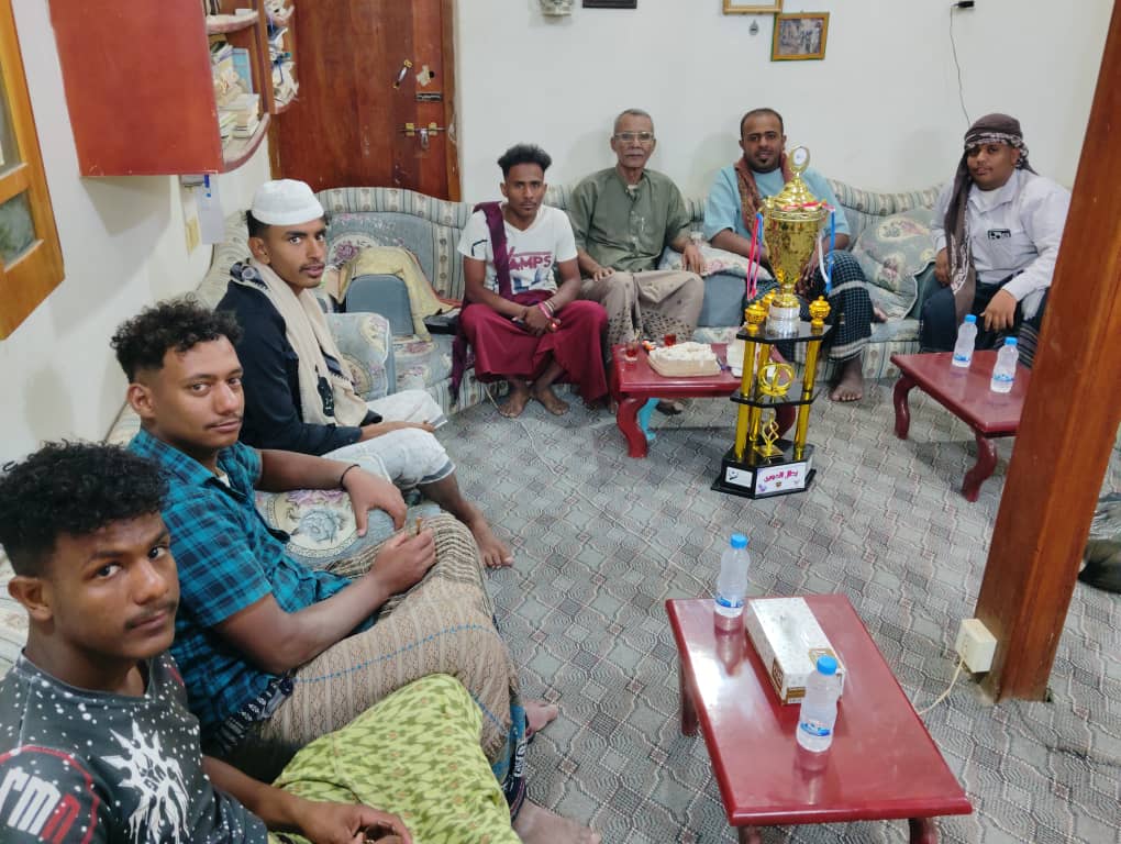 بعد تحقيقهم إنجاز رياضي جديد فريق الجمرك بشبام يزور الشخصية الاجتماعية والإعلامية علوي بن سميط بعد تحقيقهم إنجاز رياضي جديد فريق الجمرك بشبام يزور الشخصية الاجتماعية والإعلامية علوي بن سميط