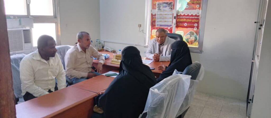 مديري "الترصد الوبائي" و"الاستجابة السريعة" بصحة حضرموت يتفقدان الوضع الصحي لحالات الاشتباه بالحصبة ببروم ميفع مديري "الترصد الوبائي" و"الاستجابة السريعة" بصحة حضرموت يتفقدان الوضع الصحي لحالات الاشتباه بالحصبة ببروم ميفع