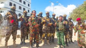 قيادات من الحزام الأمني ومكافحة (...) يتفقدون النقاط الأمنية في أبين للاطلاع على مستوى الجاهزية - قيادات من الحزام الأمني ومكافحة (...) يتفقدون النقاط الأمنية في أبين للاطلاع على مستوى الجاهزية -