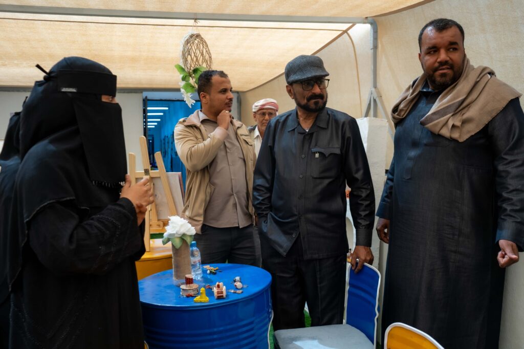مدير عام شبام يؤكد دعم السلطة المحلية للمبادرات والمساحات الثقافية الإبداعية بالمديرية مدير عام شبام يؤكد دعم السلطة المحلية للمبادرات والمساحات الثقافية الإبداعية بالمديرية
