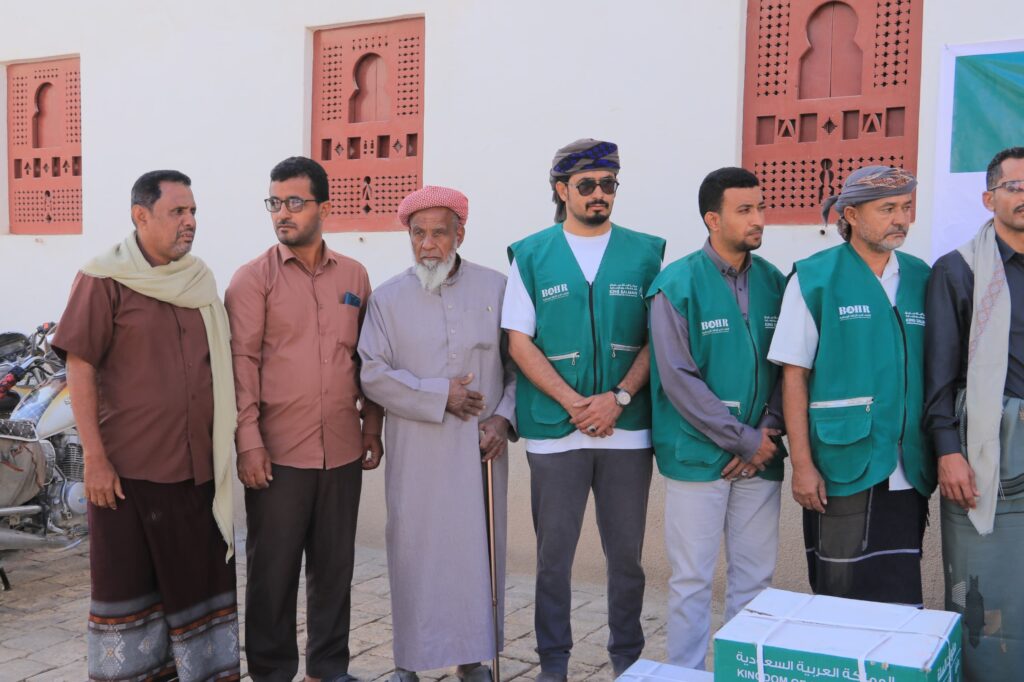 مدير عام شبام يدشّن التدخلات الغذائية الطارئة للفئات الأشد احتياجًا ويشيد بدعم المملكة العربية السعودية مدير عام شبام يدشّن التدخلات الغذائية الطارئة للفئات الأشد احتياجًا ويشيد بدعم المملكة العربية السعودية