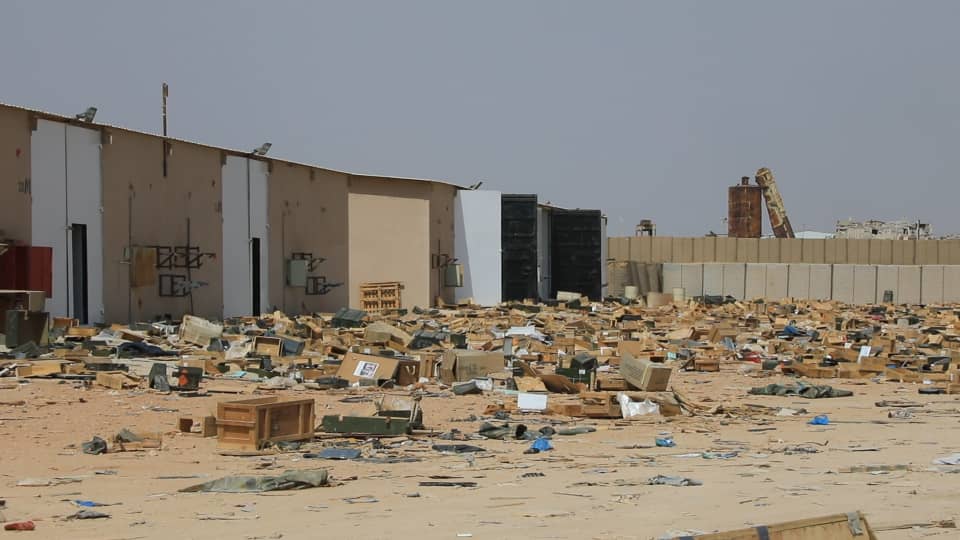 بالصور .. عضو مجلس القيادة الرئاسي محافظ حضرموت يتفقد المواقع العسكرية المتضررة من الأحداث الماضية بمطار الريان بالصور .. عضو مجلس القيادة الرئاسي محافظ حضرموت يتفقد المواقع العسكرية المتضررة من الأحداث الماضية بمطار الريان