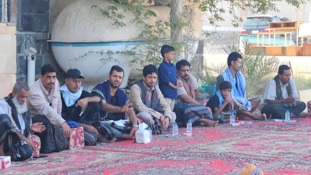 شاهد بالصور .. السلطة المحلية بمديرية الريدة وقصيعر تقيم مجلس عزاء للفقيد المناضل الرئيس علي البيض شاهد بالصور .. السلطة المحلية بمديرية الريدة وقصيعر تقيم مجلس عزاء للفقيد المناضل الرئيس علي البيض