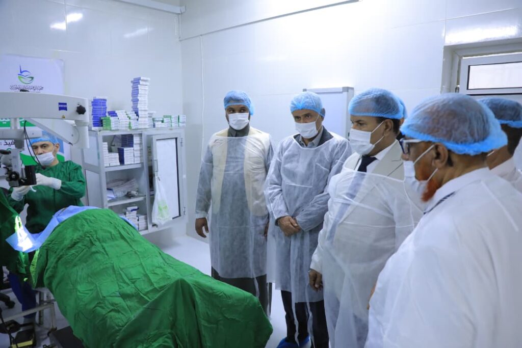 الوكيل العامري يدشن مخيّم العيون المجاني لأزاله المياه البيضاء بمستشفى بن زيلع الحديث بسيئون الوكيل العامري يدشن مخيّم العيون المجاني لأزاله المياه البيضاء بمستشفى بن زيلع الحديث بسيئون