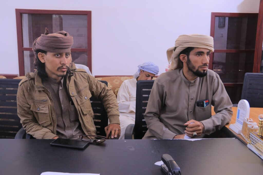 مدير عام شبام يلتقي مجلس شباب قبيلة آل جابر بوادي بن علي ويوجه باستهداف تدخلات وحدة النظافة في وادي بن علي مدير عام شبام يلتقي مجلس شباب قبيلة آل جابر بوادي بن علي ويوجه باستهداف تدخلات وحدة النظافة في وادي بن علي