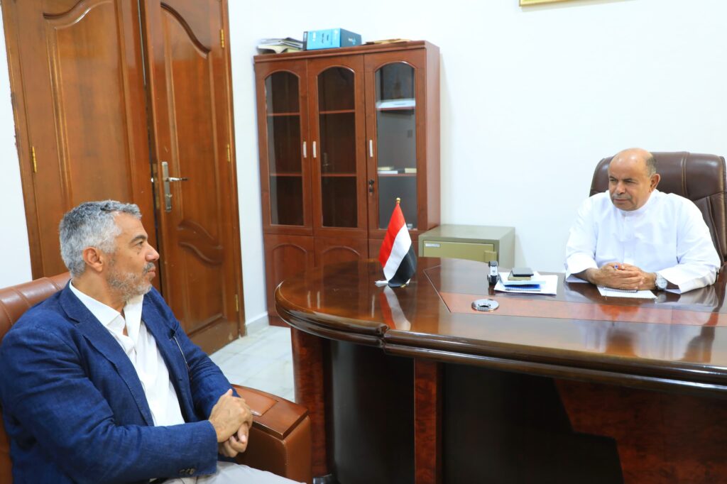 عضو مجلس القيادة محافظ حضرموت يبحث تعزيز أمن موظفي الأمم المتحدة والمنظمات الدولي بالمحافظة عضو مجلس القيادة محافظ حضرموت يبحث تعزيز أمن موظفي الأمم المتحدة والمنظمات الدولي بالمحافظة