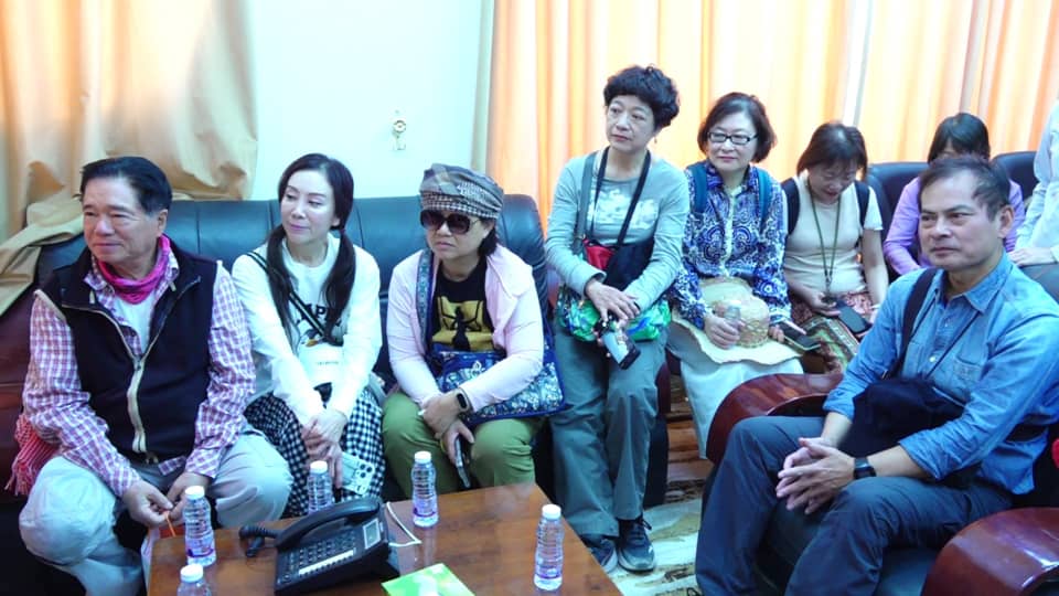 الوكيل التميمي يستقبل وفد سياحي أجنبي ويؤكد أهمية السياحة في دعم الاقتصاد الوكيل التميمي يستقبل وفد سياحي أجنبي ويؤكد أهمية السياحة في دعم الاقتصاد