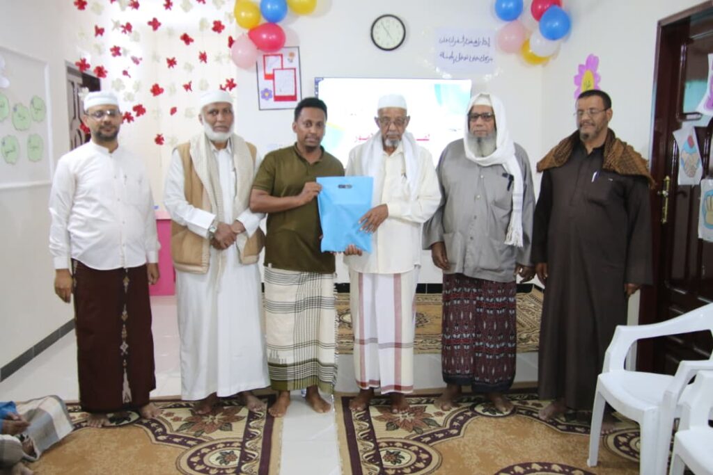 مدرسة السيدة فاطمة الزهراء بتاربة تحتفل بتخرج 6 حافظات لكتاب الله مدرسة السيدة فاطمة الزهراء بتاربة تحتفل بتخرج 6 حافظات لكتاب الله