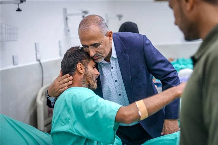 اخبار وتقارير - وفاءً للدماء الطاهرة.. الرئيس الزُبيدي يواسي جرحى القوات المسلحة الجنوبية في عدن اخبار وتقارير - وفاءً للدماء الطاهرة.. الرئيس الزُبيدي يواسي جرحى القوات المسلحة الجنوبية في عدن