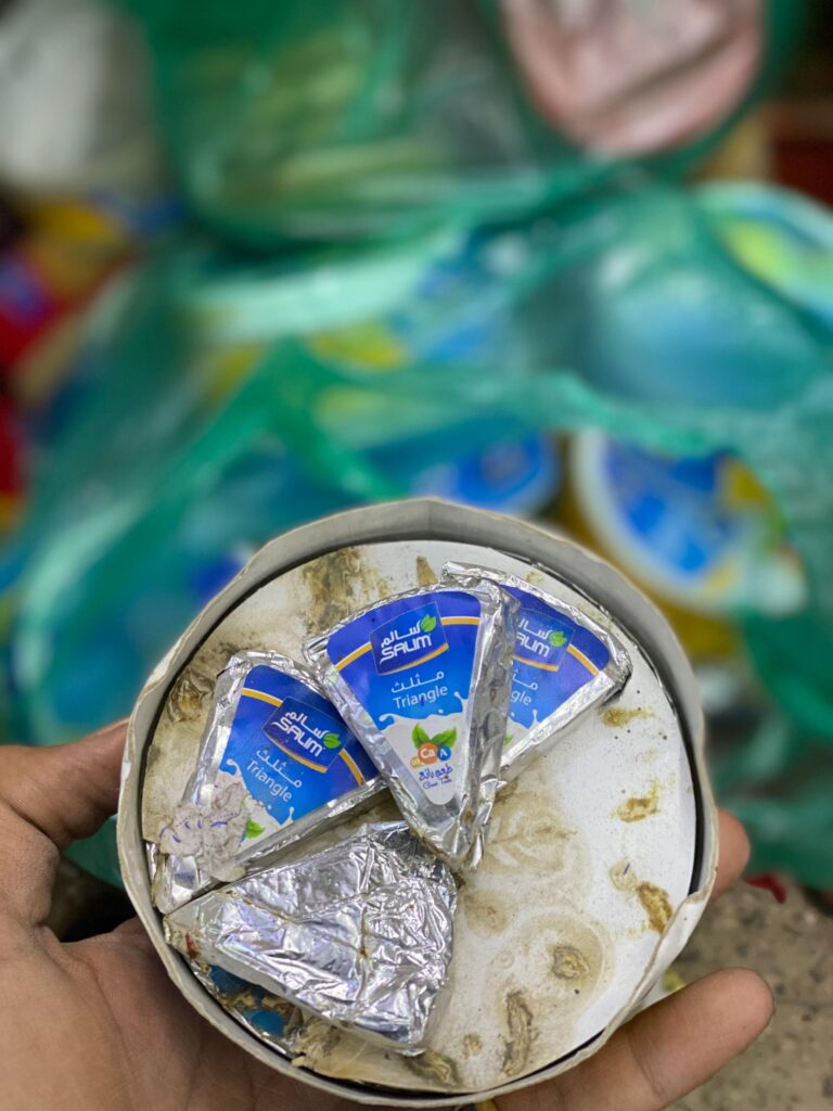 مكتب الصناعة والتجارة بساحل حضرموت يضبط مواد تالفة ومنتهية الصلاحية ويؤكد استمرار الحملات الرقابية مكتب الصناعة والتجارة بساحل حضرموت يضبط مواد تالفة ومنتهية الصلاحية ويؤكد استمرار الحملات الرقابية