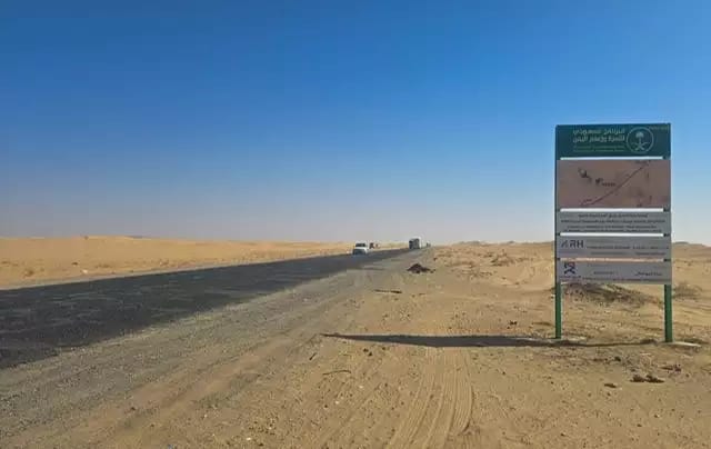 البرنامج السعودي لتنمية وإعمار اليمن يبدأ مرحلة جديدة من مشروع توسعة وإعادة تأهيل طريق العبر بمأرب - البرنامج السعودي لتنمية وإعمار اليمن يبدأ مرحلة جديدة من مشروع توسعة وإعادة تأهيل طريق العبر بمأرب -