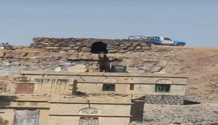 انتشار كبير لمليشـ,ـيا الحـ,ـوثي بالقرب من احد الكهوف في عمران .. ومصادر تكشف الاسباب! - انتشار كبير لمليشـ,ـيا الحـ,ـوثي بالقرب من احد الكهوف في عمران .. ومصادر تكشف الاسباب! -