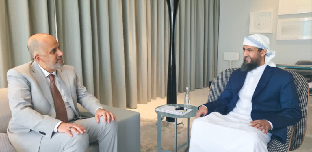 المحرّمي يلتقي وزير المالية ويبحث خطط تطوير الأداء المالي وتعزيز الاستقرار الاقتصادي - المحرّمي يلتقي وزير المالية ويبحث خطط تطوير الأداء المالي وتعزيز الاستقرار الاقتصادي -