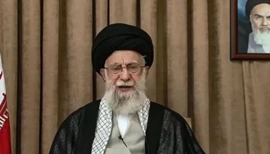 إســرائيل تستهدف المرشد الأعلى الإيراني علي خامنئي إســرائيل تستهدف المرشد الأعلى الإيراني علي خامنئي