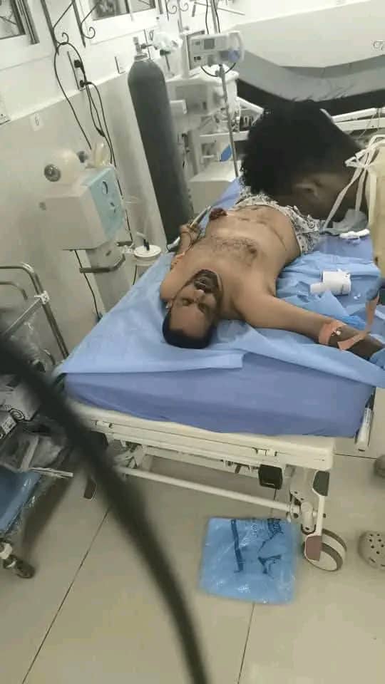 عاجل : وصول جرحى من صفوف المتظاهرين السلميين الى مستشفى عبود العسكري - عاجل : وصول جرحى من صفوف المتظاهرين السلميين الى مستشفى عبود العسكري -