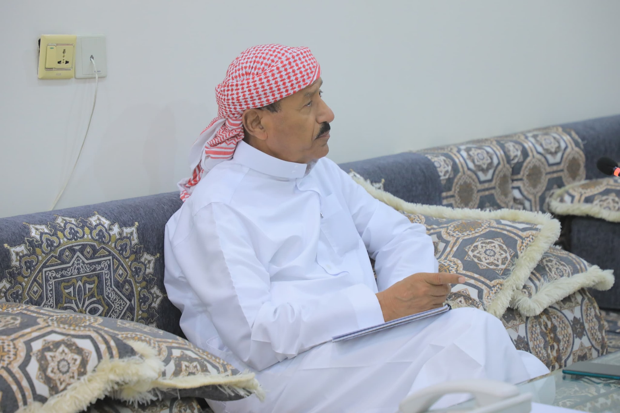 الوكيل بارباع يعقد لقاء موسع بالجهات الحكومية المختصة بخدمة المياه والبيئة بوادي وصحراء حضرموت الوكيل بارباع يعقد لقاء موسع بالجهات الحكومية المختصة بخدمة المياه والبيئة بوادي وصحراء حضرموت