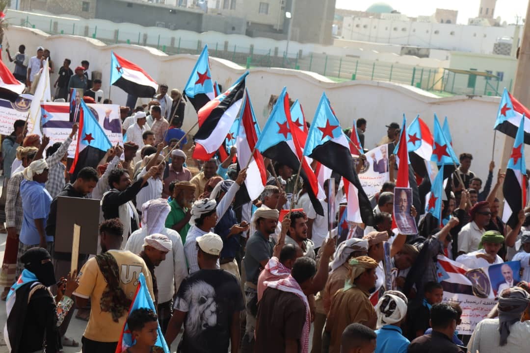 حشد جماهيري واسع في سقطرى يجدد العهد للمجلس الانتقالي الجنوبي ويؤكد الثبات على القضية الجنوبية (بيان) حشد جماهيري واسع في سقطرى يجدد العهد للمجلس الانتقالي الجنوبي ويؤكد الثبات على القضية الجنوبية (بيان)