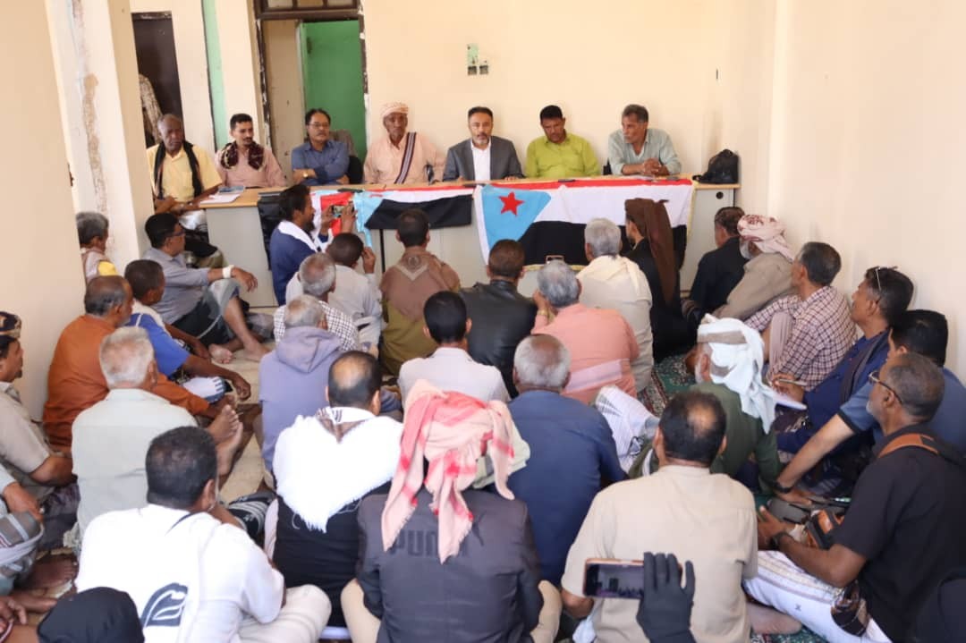 رئيس تنفيذية انتقالي أبين يلتقي رؤساء اللجان المحلية بخنفر لمناقشة ترتيبات الحشد المليوني السبت القادم رئيس تنفيذية انتقالي أبين يلتقي رؤساء اللجان المحلية بخنفر لمناقشة ترتيبات الحشد المليوني السبت القادم