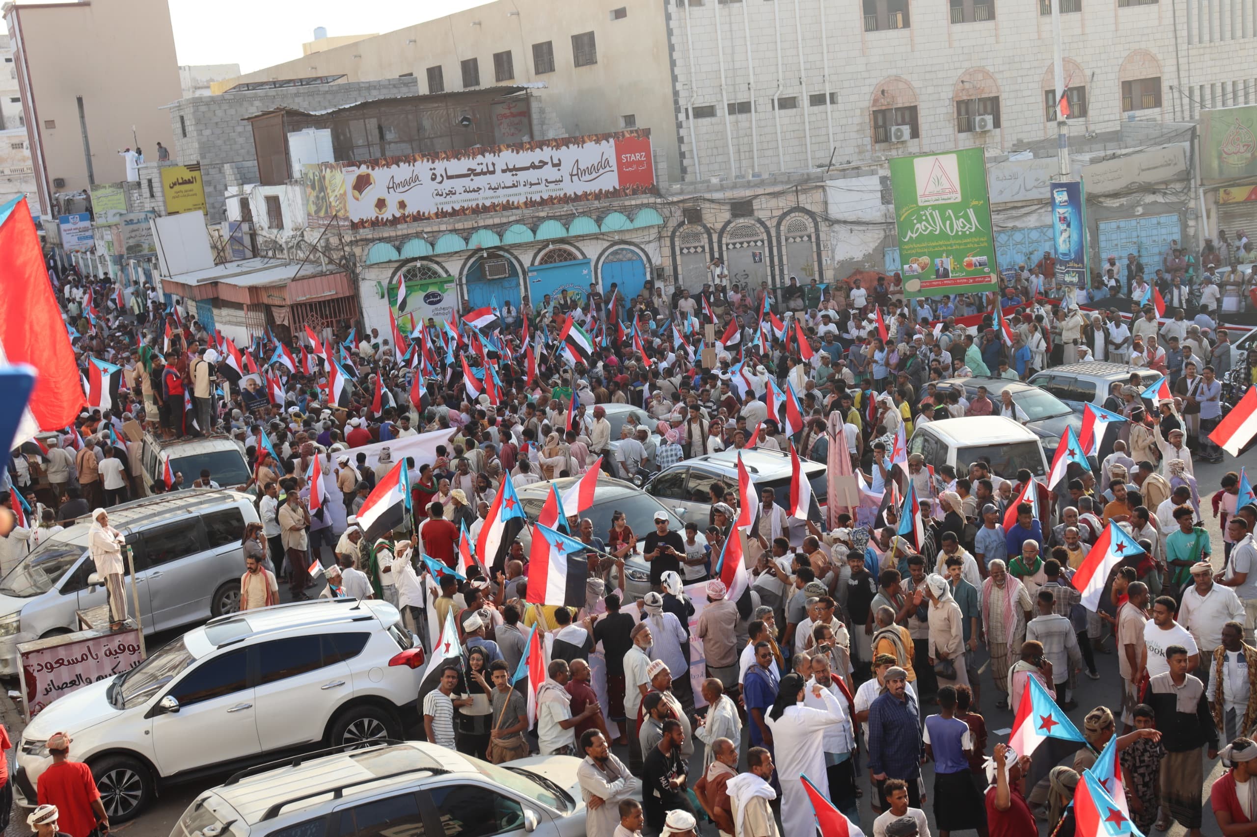 حشود مليونية في المكلا تؤكد “الثبات والتحدي” وتطالب بطرد قوات الاحتلال اليمني وتجدد التفويض للمجلس الانتقالي الجنوبي (بيان) حشود مليونية في المكلا تؤكد “الثبات والتحدي” وتطالب بطرد قوات الاحتلال اليمني وتجدد التفويض للمجلس الانتقالي الجنوبي (بيان)