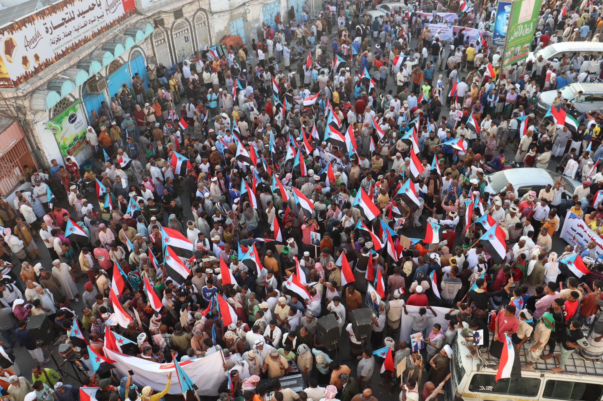 حشود مليونية في المكلا تؤكد “الثبات والتحدي” وتطالب بطرد قوات الاحتلال اليمني وتجدد التفويض للمجلس الانتقالي الجنوبي (بيان) حشود مليونية في المكلا تؤكد “الثبات والتحدي” وتطالب بطرد قوات الاحتلال اليمني وتجدد التفويض للمجلس الانتقالي الجنوبي (بيان)