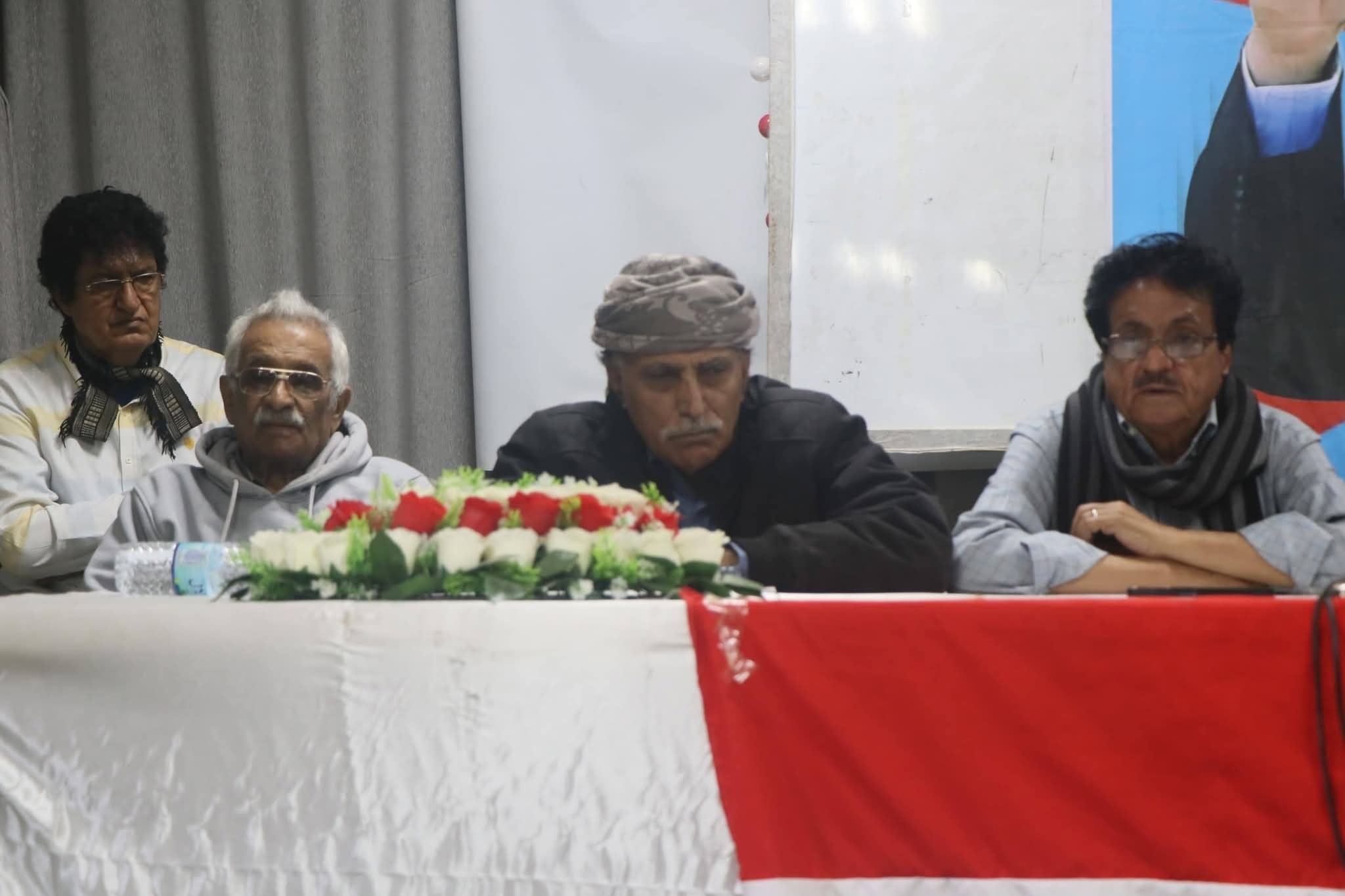 واتصال مباشر للرئيس الزُبيدي يلهب حماس الجماهير واتصال مباشر للرئيس الزُبيدي يلهب حماس الجماهير