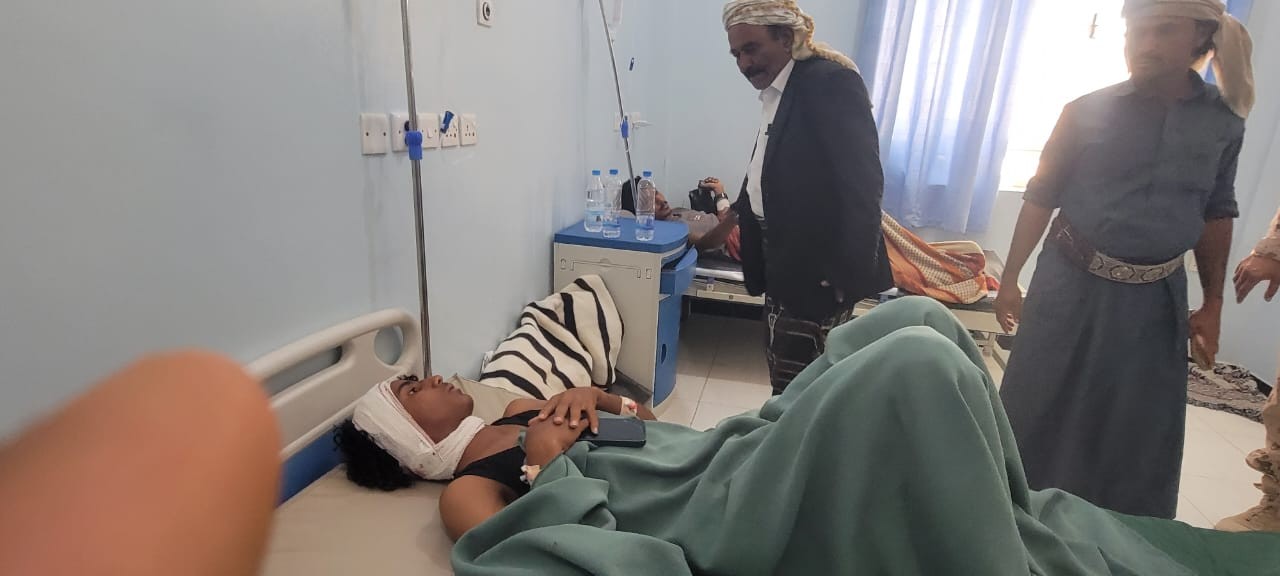 رئيس تنفيذية انتقالي شبوة يطمئن على جرحى التظاهرة السلمية في عتق رئيس تنفيذية انتقالي شبوة يطمئن على جرحى التظاهرة السلمية في عتق