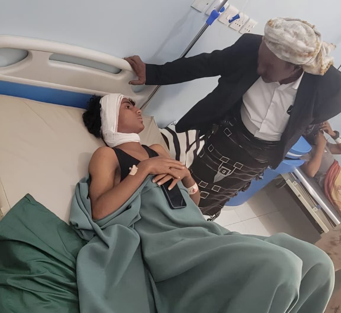 رئيس تنفيذية انتقالي شبوة يطمئن على جرحى التظاهرة السلمية في عتق رئيس تنفيذية انتقالي شبوة يطمئن على جرحى التظاهرة السلمية في عتق