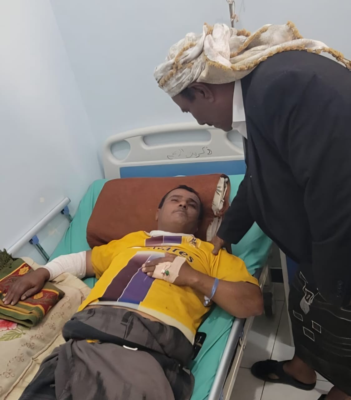 رئيس تنفيذية انتقالي شبوة يطمئن على جرحى التظاهرة السلمية في عتق رئيس تنفيذية انتقالي شبوة يطمئن على جرحى التظاهرة السلمية في عتق