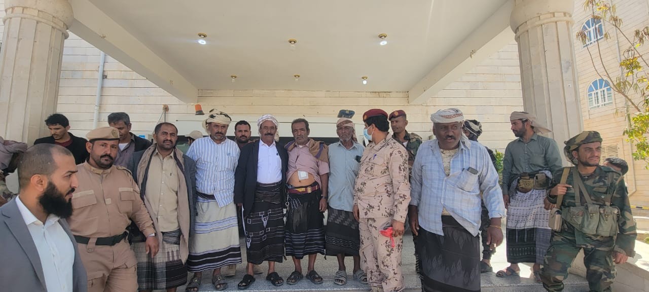 رئيس تنفيذية انتقالي شبوة يطمئن على جرحى التظاهرة السلمية في عتق رئيس تنفيذية انتقالي شبوة يطمئن على جرحى التظاهرة السلمية في عتق