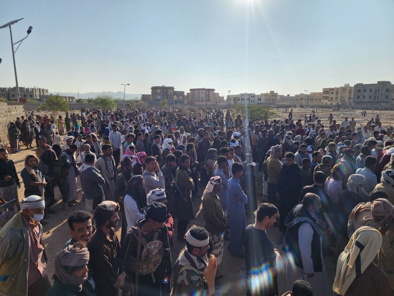 رئيس تنفيذية انتقالي شبوة يتقدم جموع مشيعي جثمان الشهيد خبازي رئيس تنفيذية انتقالي شبوة يتقدم جموع مشيعي جثمان الشهيد خبازي