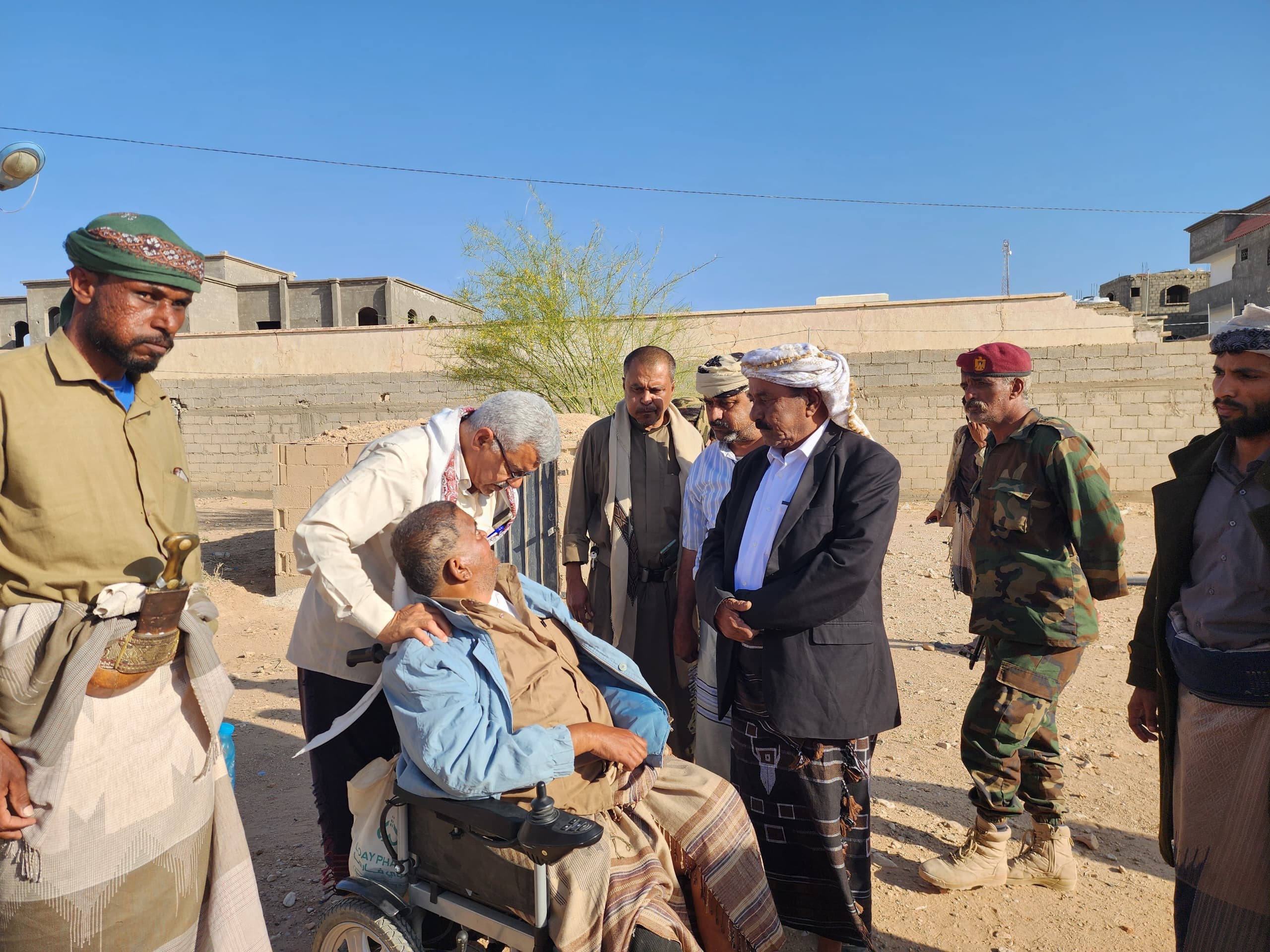 رئيس تنفيذية انتقالي شبوة يتقدم جموع مشيعي جثمان الشهيد خبازي رئيس تنفيذية انتقالي شبوة يتقدم جموع مشيعي جثمان الشهيد خبازي