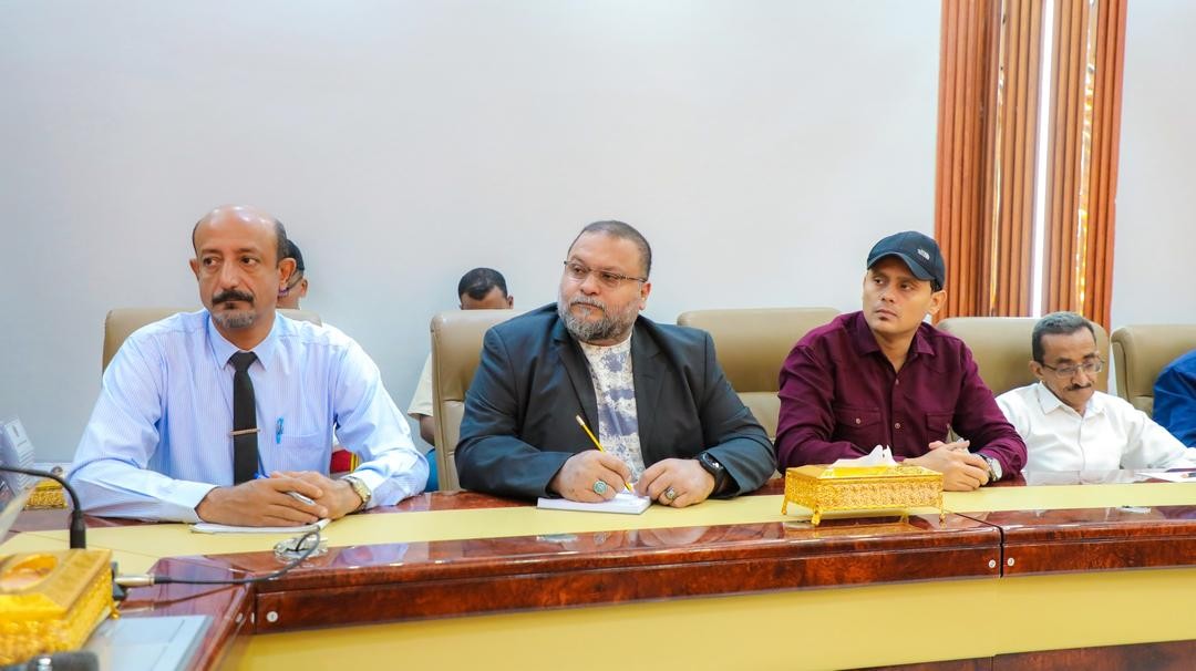 الهيئة الإدارية للجمعية الوطنية تؤكد تمسك شعب الجنوب بخيار الاستقلال وتجدد رفضها تجاوز المجلس في أي تسوية سياسية الهيئة الإدارية للجمعية الوطنية تؤكد تمسك شعب الجنوب بخيار الاستقلال وتجدد رفضها تجاوز المجلس في أي تسوية سياسية