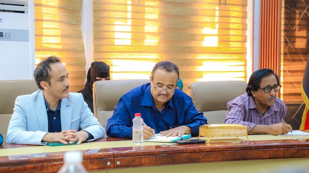 الهيئة الإدارية للجمعية الوطنية تؤكد تمسك شعب الجنوب بخيار الاستقلال وتجدد رفضها تجاوز المجلس في أي تسوية سياسية الهيئة الإدارية للجمعية الوطنية تؤكد تمسك شعب الجنوب بخيار الاستقلال وتجدد رفضها تجاوز المجلس في أي تسوية سياسية