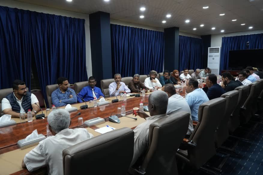 القائم بأعمال الأمين العام يترأس اجتماعاً موسعاً للهيئة التنفيذية لانتقالي العاصمة عدن القائم بأعمال الأمين العام يترأس اجتماعاً موسعاً للهيئة التنفيذية لانتقالي العاصمة عدن