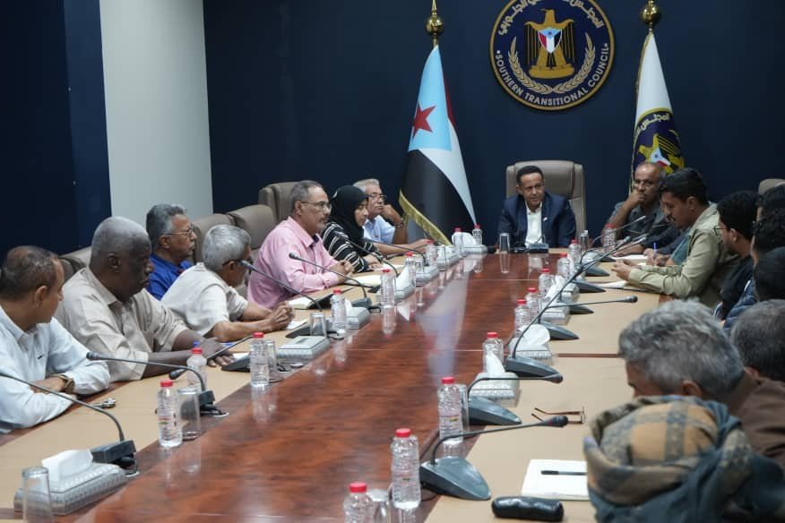 القائم بأعمال الأمين العام يترأس اجتماعاً موسعاً للهيئة التنفيذية لانتقالي العاصمة عدن القائم بأعمال الأمين العام يترأس اجتماعاً موسعاً للهيئة التنفيذية لانتقالي العاصمة عدن