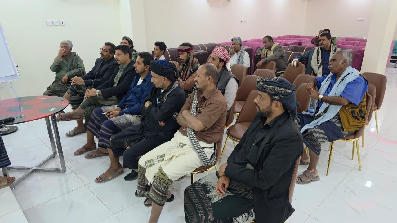 رئيس تنفيذية انتقالي شبوة يلتقي عددًا من أسر شهداء فعالية يوم الشهيد الجنوبي رئيس تنفيذية انتقالي شبوة يلتقي عددًا من أسر شهداء فعالية يوم الشهيد الجنوبي