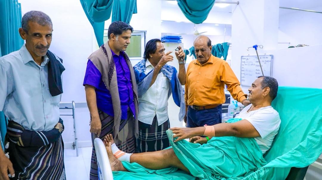 هرهرة يتفقد جرحى ومصابي تظاهرة معاشيق ويؤكد على حق التظاهر السلمي ويستنكر قمع المتظاهرين هرهرة يتفقد جرحى ومصابي تظاهرة معاشيق ويؤكد على حق التظاهر السلمي ويستنكر قمع المتظاهرين