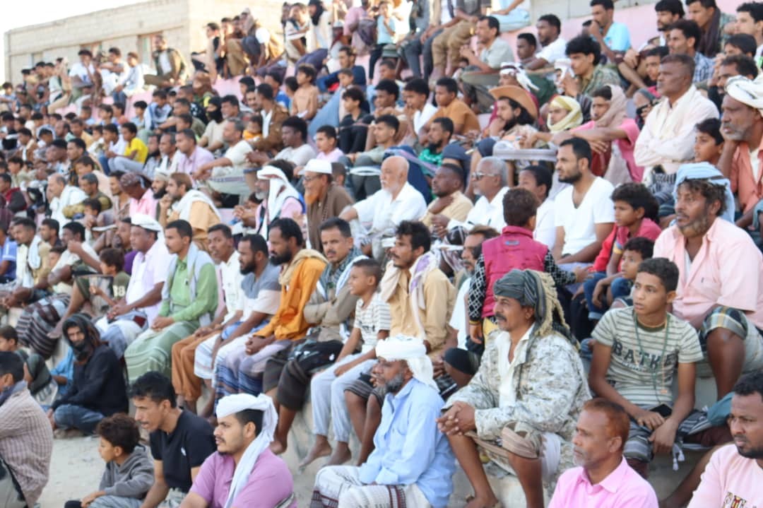 بحضور رئيس انتقالي أبين.. الصرح يتغلب على الاتفاق بثنائية في دوري شهداء الجنوب بزنجبار بحضور رئيس انتقالي أبين.. الصرح يتغلب على الاتفاق بثنائية في دوري شهداء الجنوب بزنجبار